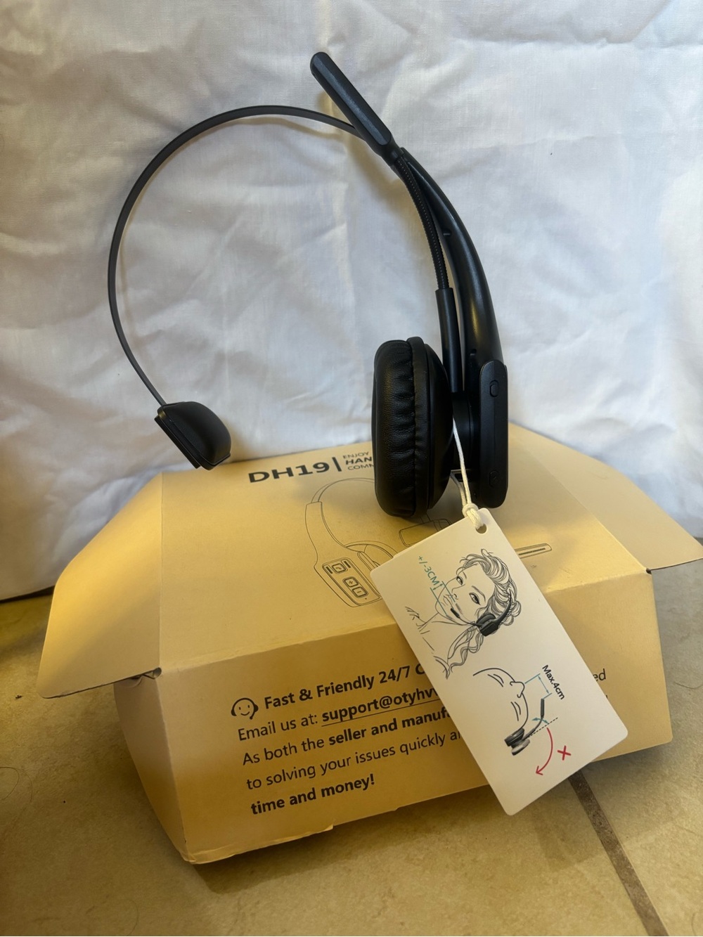 Hands-free communication with Boom Microphone - Comfortable On-Ear Design